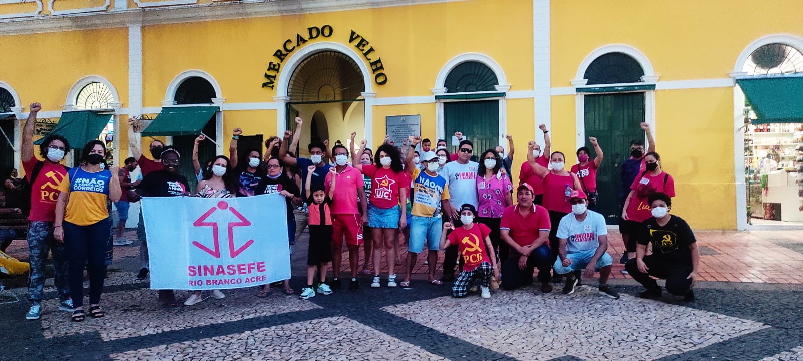 Ato contra Bolsonaro reúne manifestantes no Mercado Velho em Rio Branco